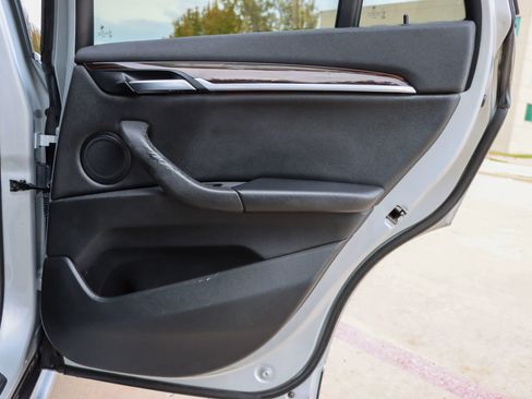 Used 2017 BMW X1 xDrive28i image 10