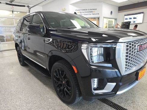 Used 2023 GMC Yukon Denali AWD/4WD image 3