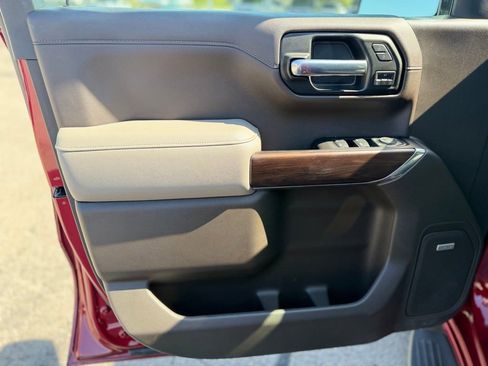 Used 2019 GMC Sierra 1500 SLT w/ SLT Premium Plus Package AWD/4WD image 9