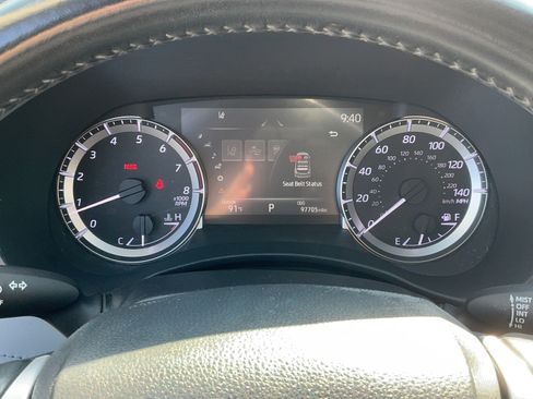 Used 2023 Toyota Highlander LE AWD/4WD image 15