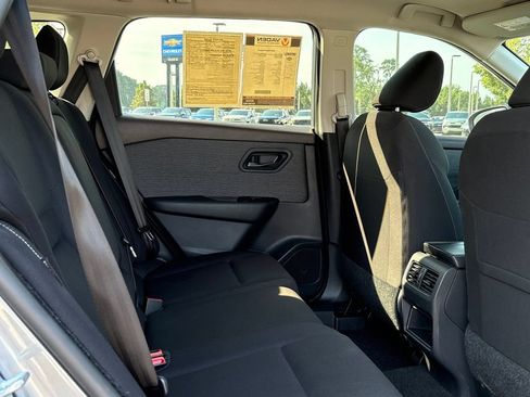 Used 2023 Nissan Rogue S AWD/4WD image 21