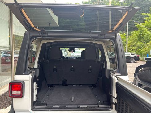 Used 2025 Jeep Wrangler Sport S AWD/4WD image 31