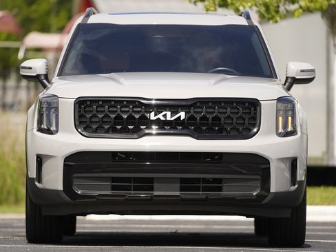 Used 2024 Kia Telluride EX X-Line AWD/4WD image 39