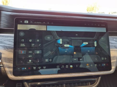 Used 2022 Rivian R1T Adventure AWD/4WD image 23