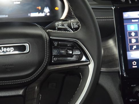 Used 2024 Jeep Grand Cherokee L Overland w/ Trailer Tow Package AWD/4WD image 38