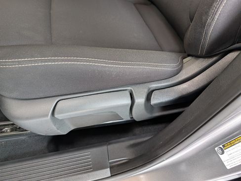 Used 2023 Nissan Rogue S AWD/4WD image 10