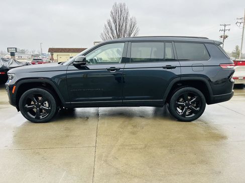 Used 2023 Jeep Grand Cherokee L Limited w/ Black Appearance Package image 40
