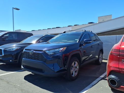Used 2022 Toyota RAV4 XLE w/ Convenience Package AWD/4WD image 1
