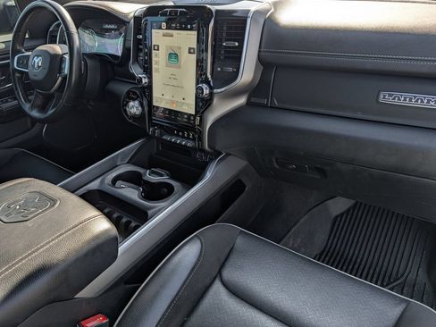 Used 2022 RAM 1500 Laramie AWD/4WD image 33