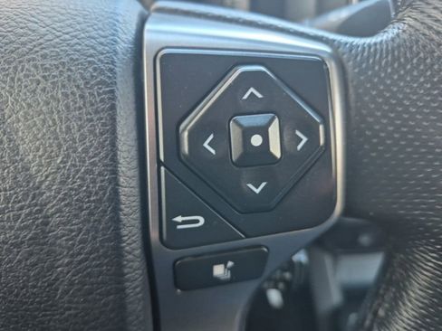 Used 2019 Toyota Tacoma SR5 w/ SR5 Appearance Package (SM) image 19