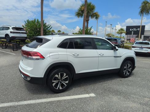 New 2026 Volkswagen Atlas Cross Sport SE FWD image 5
