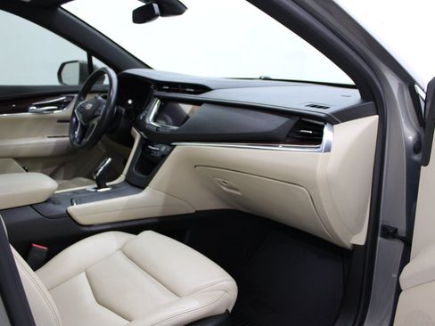 Used 2019 Cadillac XT5 Luxury FWD image 11
