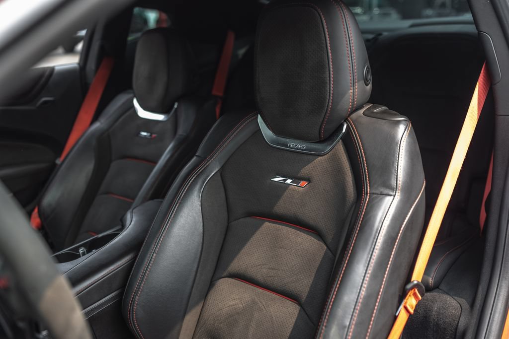 Used 2018 Chevrolet Camaro ZL1 RWD image 16