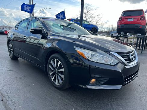 Used 2017 Nissan Altima 2.5 SV w/ Convenience Package image 8