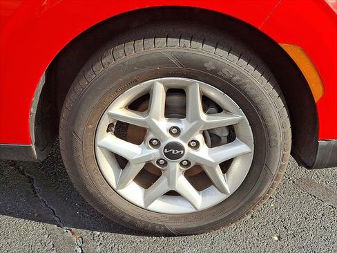 Used 2022 Kia Soul LX w/ Technology Package image 18