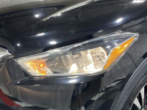 Used 2019 Nissan Kicks SV FWD image 7