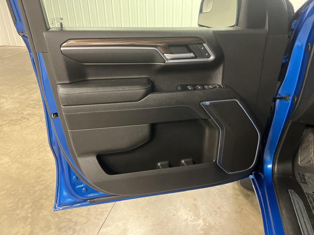 Certified 2022 Chevrolet Silverado 1500 RST AWD/4WD image 15