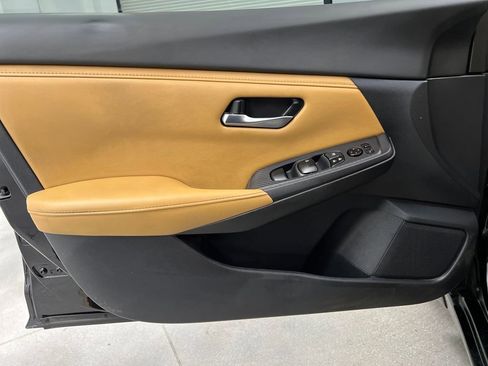 Used 2022 Nissan Sentra SV w/ SV Premium Package image 11