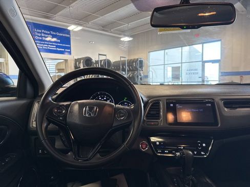 Used 2018 Honda HR-V EX-L image 10