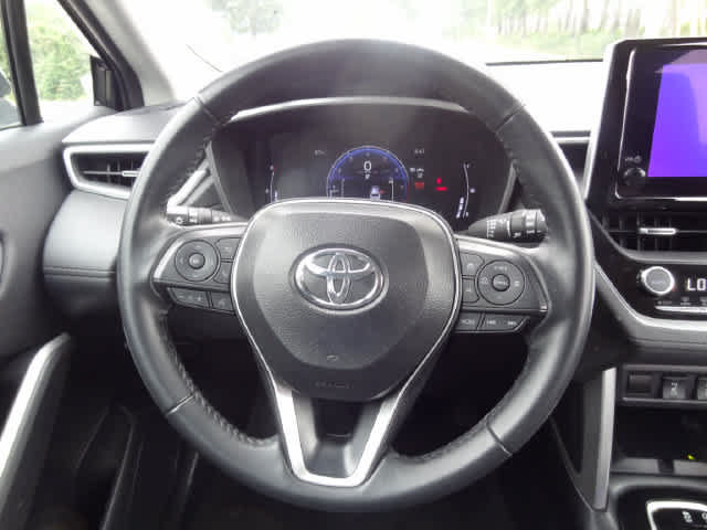 Certified 2025 Toyota Corolla Cross XLE FWD image 12
