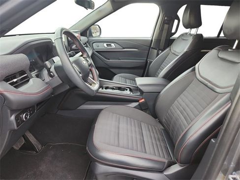 Used 2025 Ford Explorer ST-Line image 10