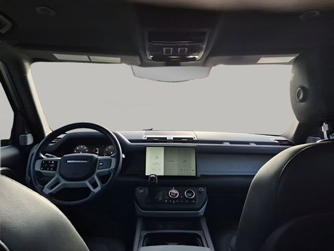 Used 2024 Land Rover Defender 130 X-Dynamic SE image 23