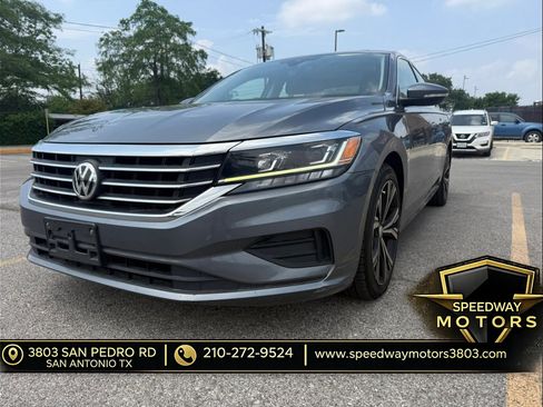 Used 2021 Volkswagen Passat 2.0T SE FWD image 3