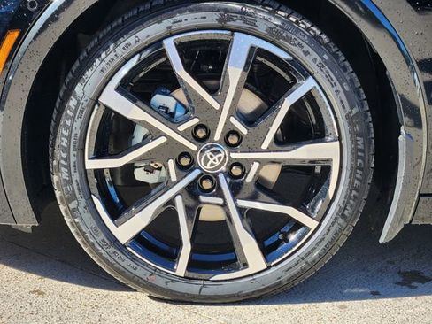 New 2026 Toyota Prius Plug-In Hybrid FWD image 9