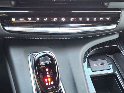 Certified 2023 Cadillac Escalade ESV V AWD/4WD image 17