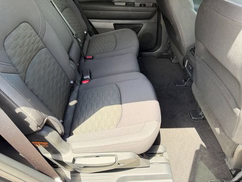 Used 2025 Nissan Pathfinder SV FWD image 17