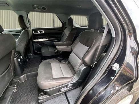 Used 2022 Ford Explorer XLT AWD/4WD image 27