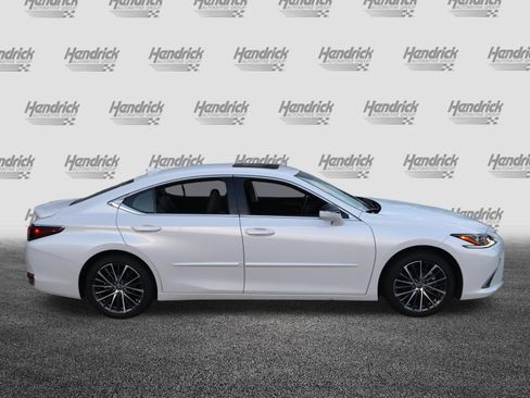 Used 2025 Lexus ES 300h w/ Premium Package FWD image 10
