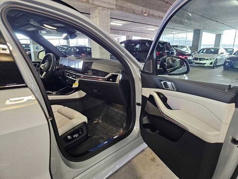 New 2026 BMW X5 xDrive40i w/ M Sport Package AWD/4WD image 42