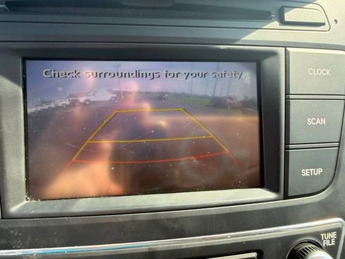 Used 2018 Hyundai Santa Fe Sport FWD image 16