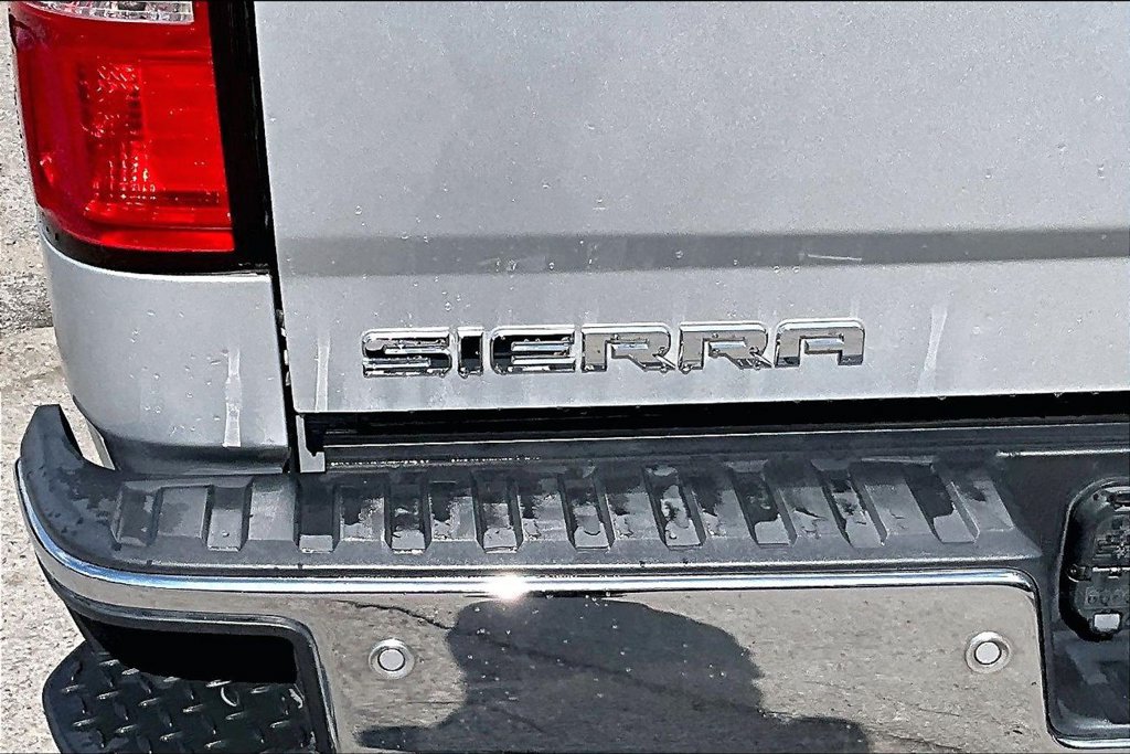 Used 2017 GMC Sierra 1500 SLE w/ SLE Value Package AWD/4WD image 8