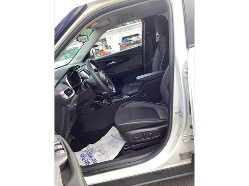 Used 2023 Chevrolet TrailBlazer LT AWD/4WD image 9
