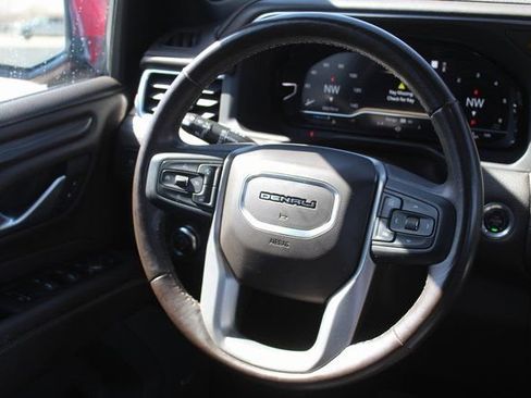 Used 2022 GMC Yukon Denali AWD/4WD image 24