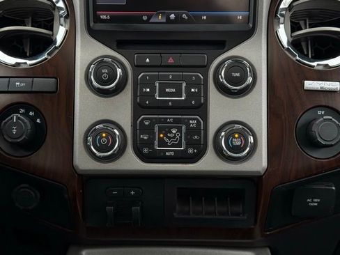 Used 2014 Ford F350 Lariat w/ Lariat Ultimate Package image 27