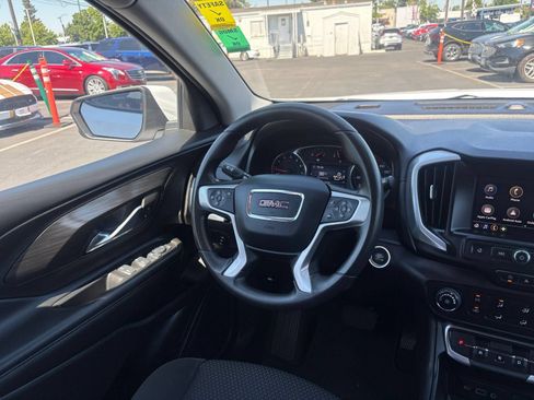 Used 2024 GMC Terrain SLE FWD image 35