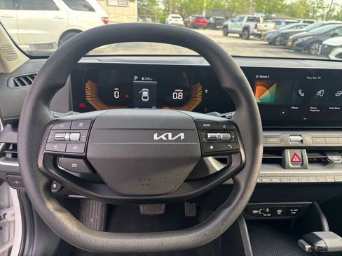 Used 2025 Kia K4 LXS FWD image 33