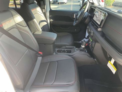 New 2025 Jeep Gladiator Rubicon image 34