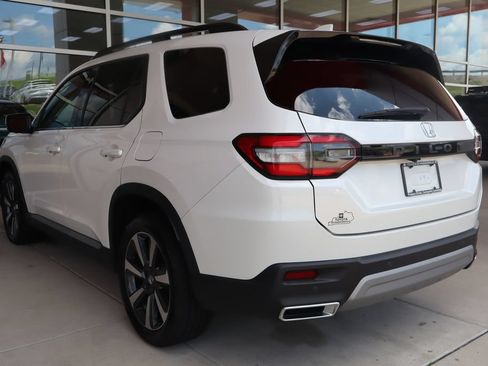 Used 2023 Honda Pilot Elite image 6