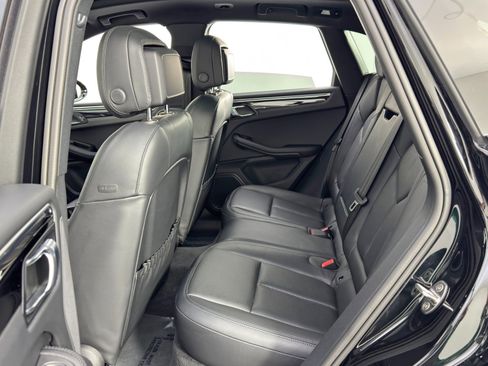 Used 2024 Porsche Macan image 41