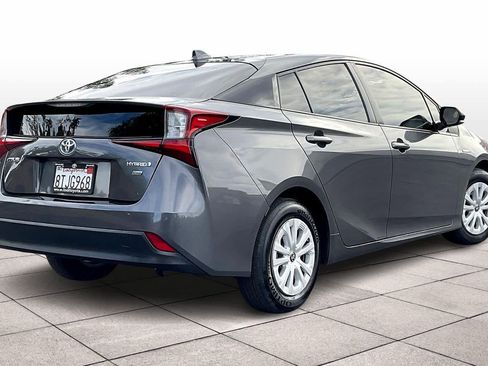 Used 2021 Toyota Prius L Eco image 16