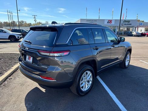 New 2025 Jeep Grand Cherokee Laredo X w/ Luxury Tech Group I image 6