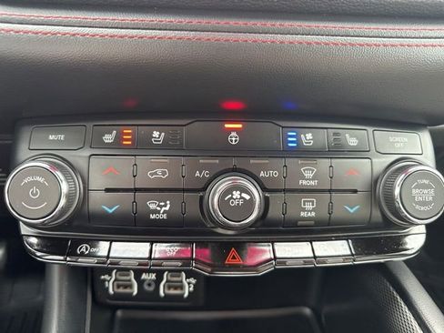 Used 2024 Dodge Durango GT image 34