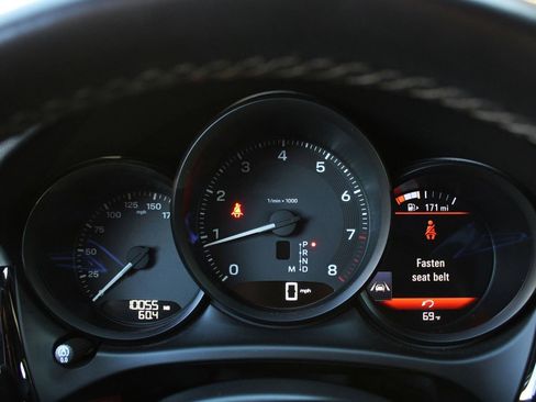 Used 2024 Porsche Macan Premium image 21