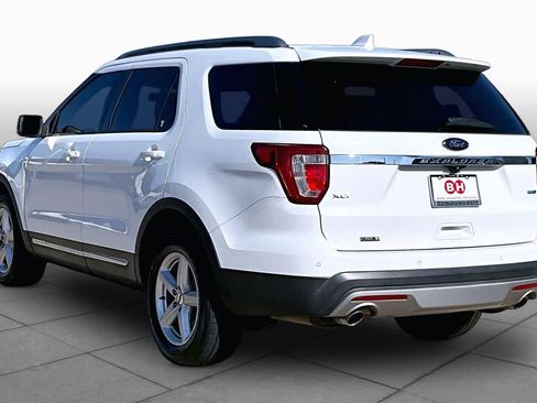 Used 2016 Ford Explorer XLT w/ Equipment Group 201A AWD/4WD image 12