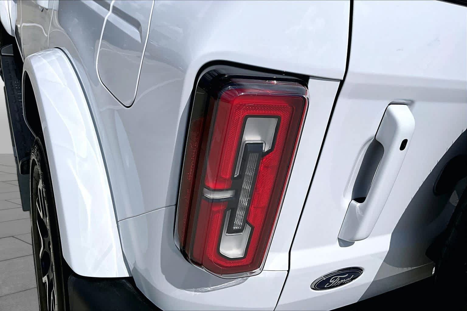 Used 2025 Ford Bronco Outer Banks AWD/4WD image 27