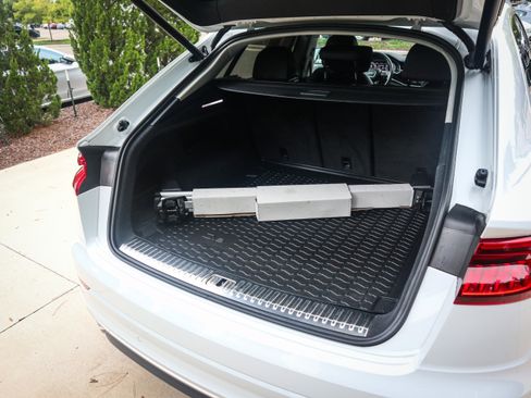 Used 2022 Audi Q8 Premium Plus image 31